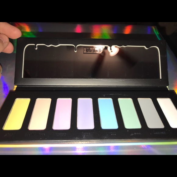 Kat Von D Pastel Goth Palette Limited Edition - Picture 6 of 6